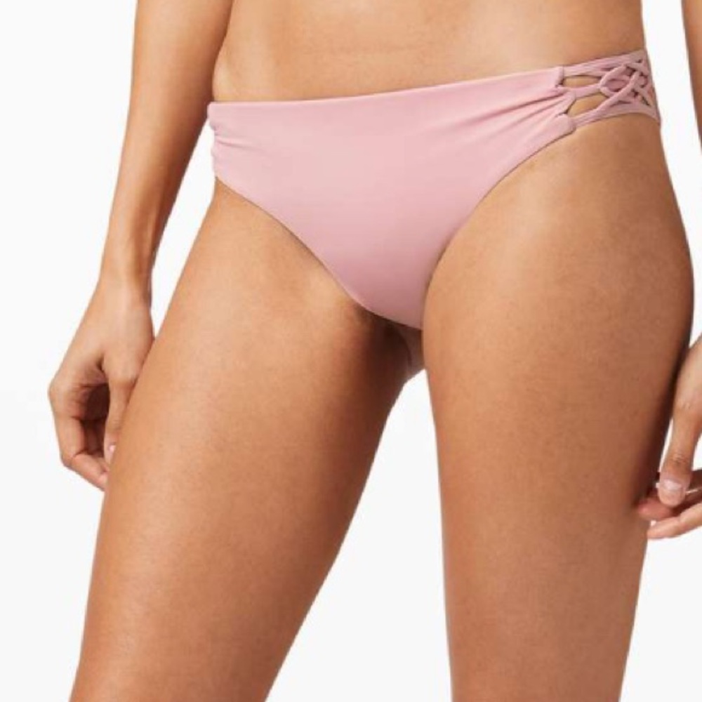 NWT Lululemon Coastline Bottom Size 10